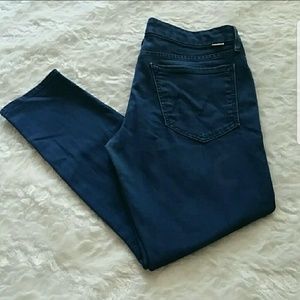 Mother jeans the looker in size 30
